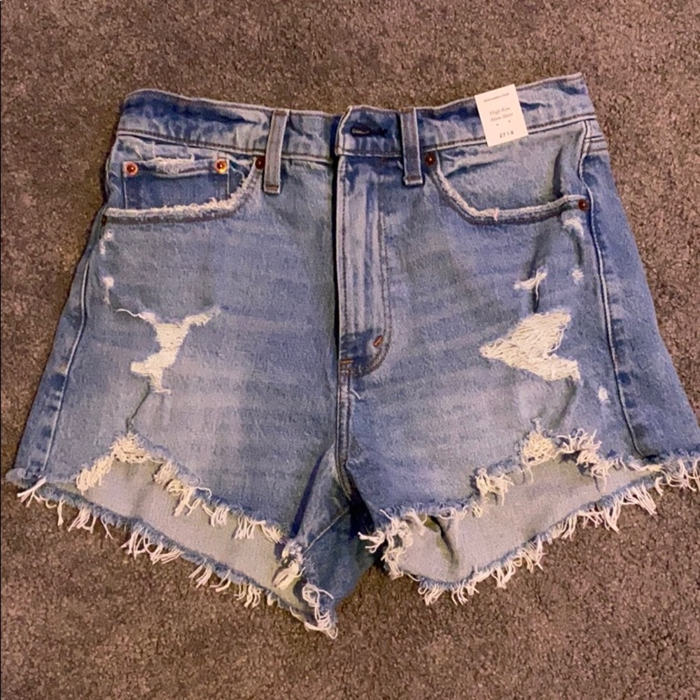 Abercrombie & Fitch high rise mom shorts